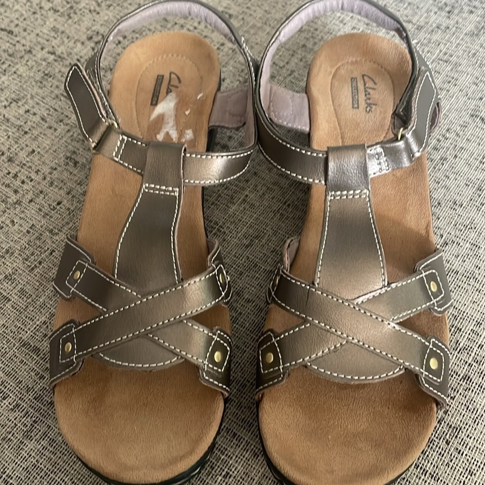 Clarks Collection Hayla Flute Gold Leather Sandal Wedge Size US 11 - Picture 6 of 13